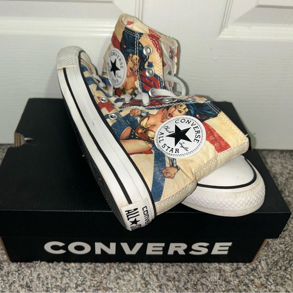 Converse Women's High-Top Sneakers - Multicolor Wonder Design - Picture 3 of 8